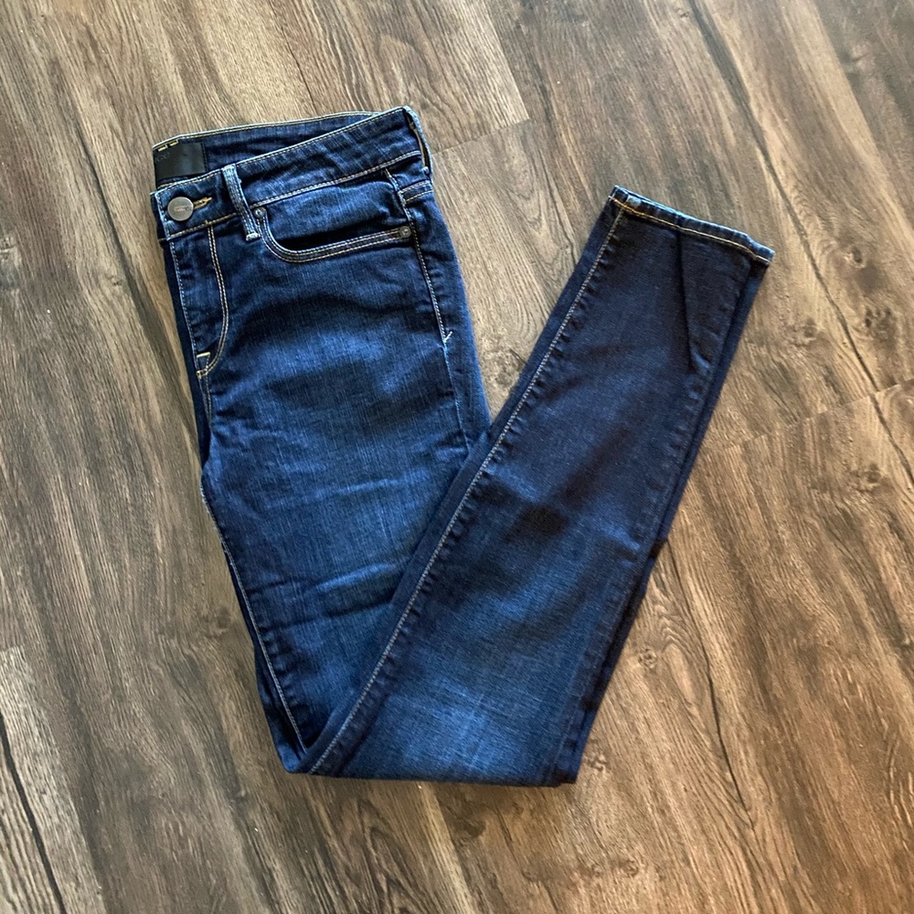 BRAND NEW Vince Size 4 Dark Wash Skinny Jeans